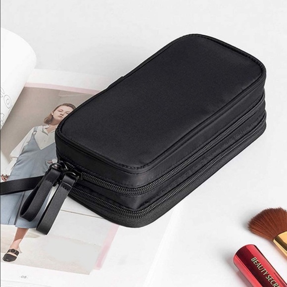 *LAST ONE* NEW Black & Hot Pink Double Zippered Side Nylon Cosmetics Travel Bag - Picture 5 of 8